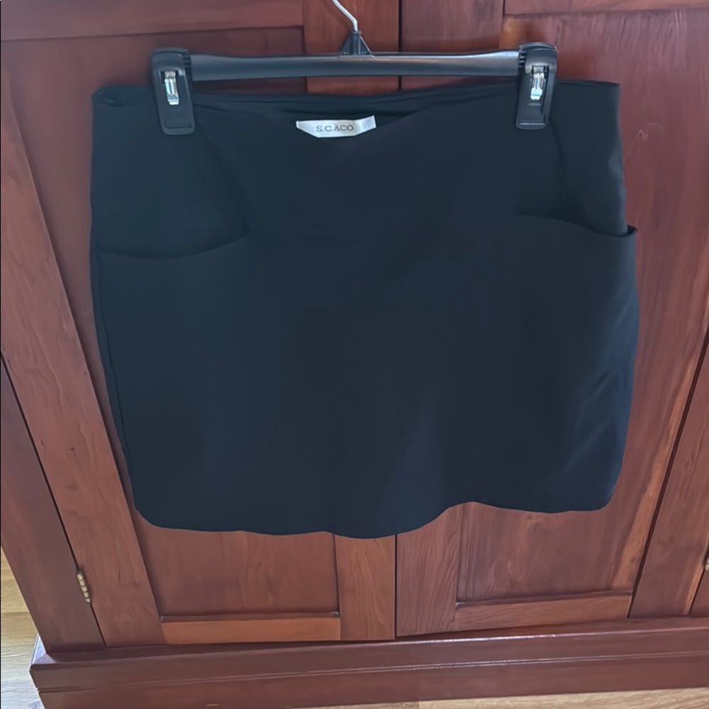 Elegant Black Skirt by
